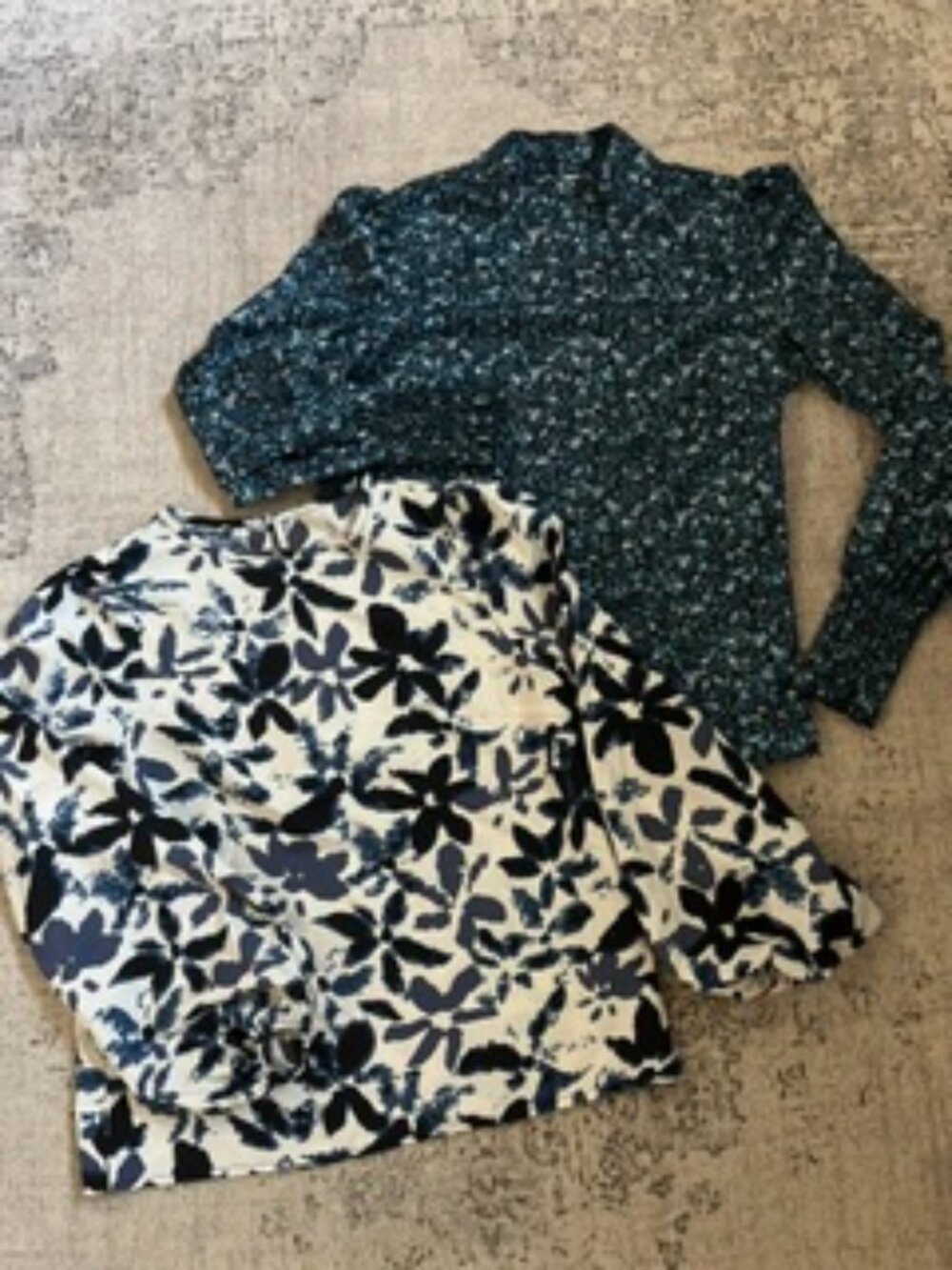 🧡3/$15 Shein Long Sleeve Blue White Floral Blouses Bundle x 2 Women's S